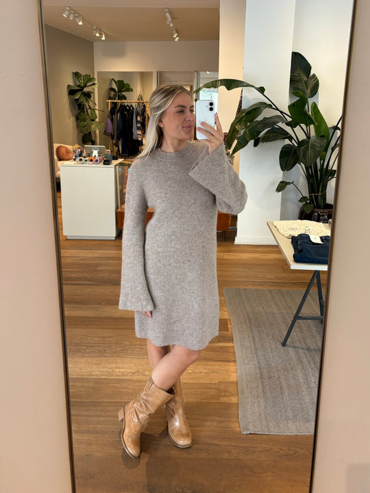 Gestuz AlphaGZ short dress Warm Sand Melange