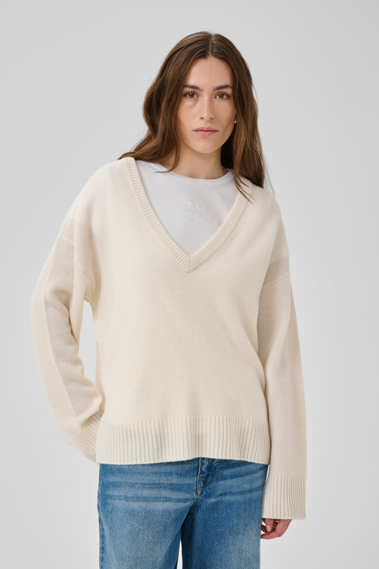 My Essential Wardrobe MWHuxi V-Neck Knit Pullover off-white