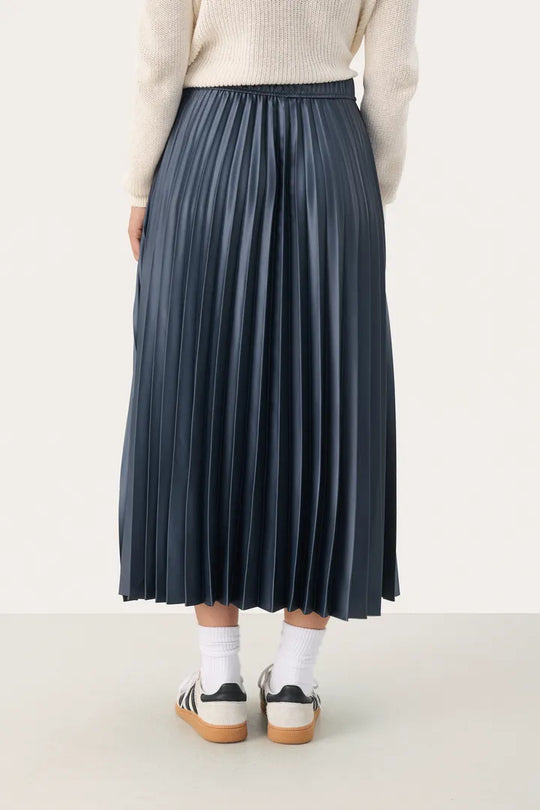 Part Two VenedaPW Skirt Turbulence