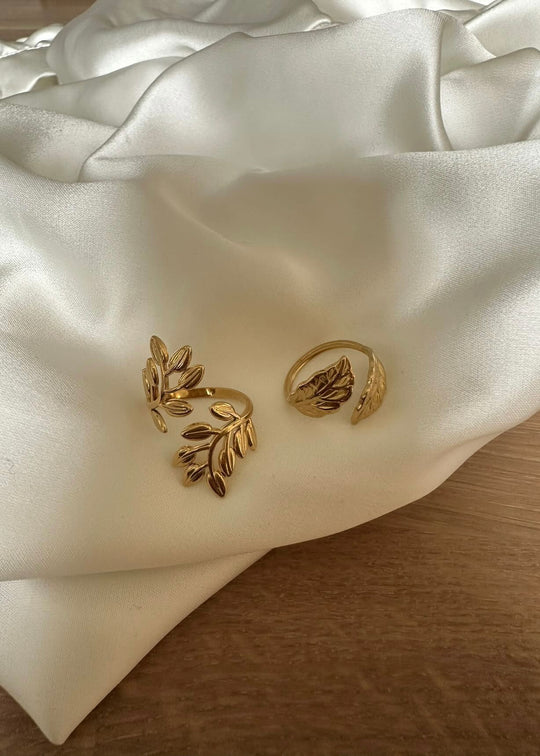 Black Design by Camilla Folkman Leaf ring