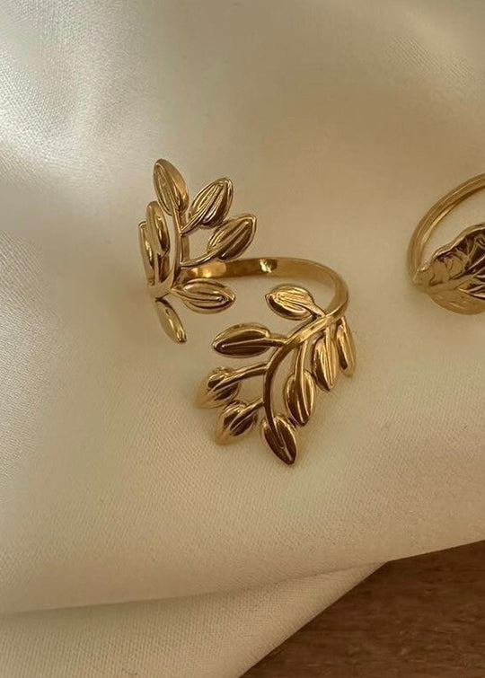 Black Design by Camilla Folkman Green ring