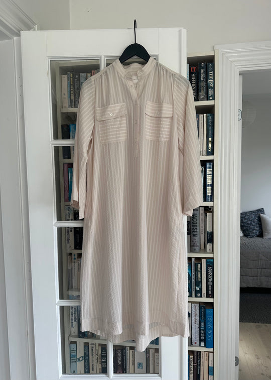 Schulz av Crowd Dagma Shirt Dress Beige Stripe