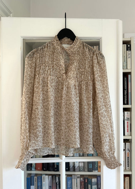 Neo Noir Selfina Graphic Flower Blouse