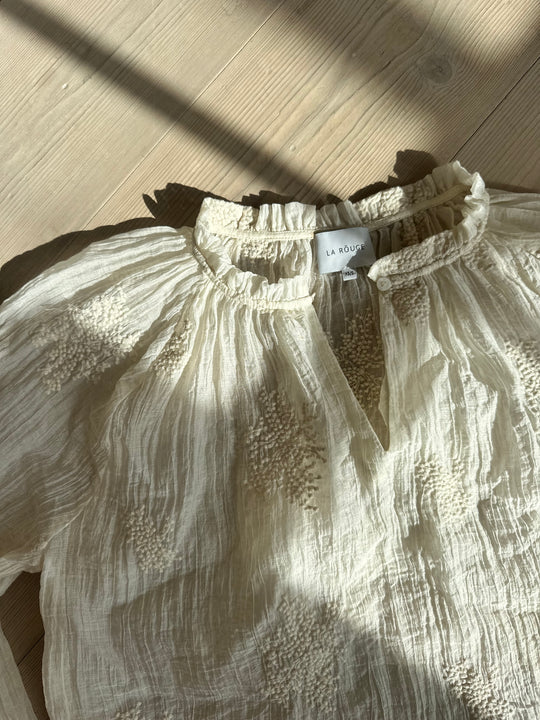 La Rouge Pretty Blouse Sand