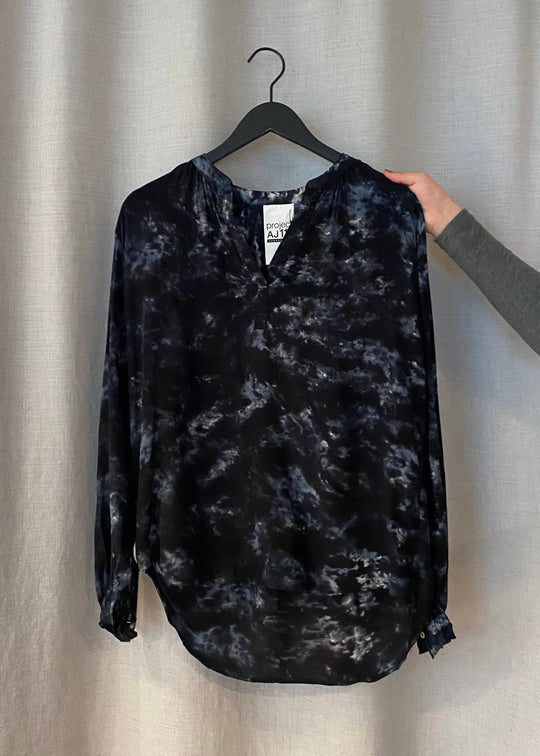 Project AJ117 Gladys blouse stormy galaxy