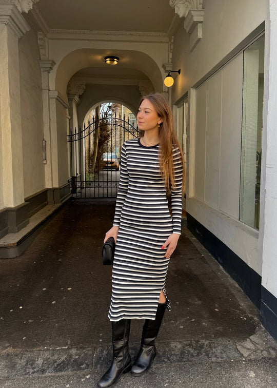 Basic Apparel Ludmilla Long dress whisper white/dark grey mel./black
