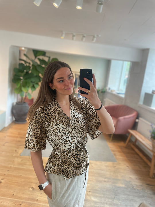 Gestuz GZkadla wrap top light leopard