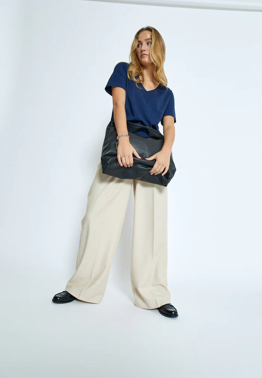 Minus MSLeti V-Neck Tee 5270 Black Iris (navy)