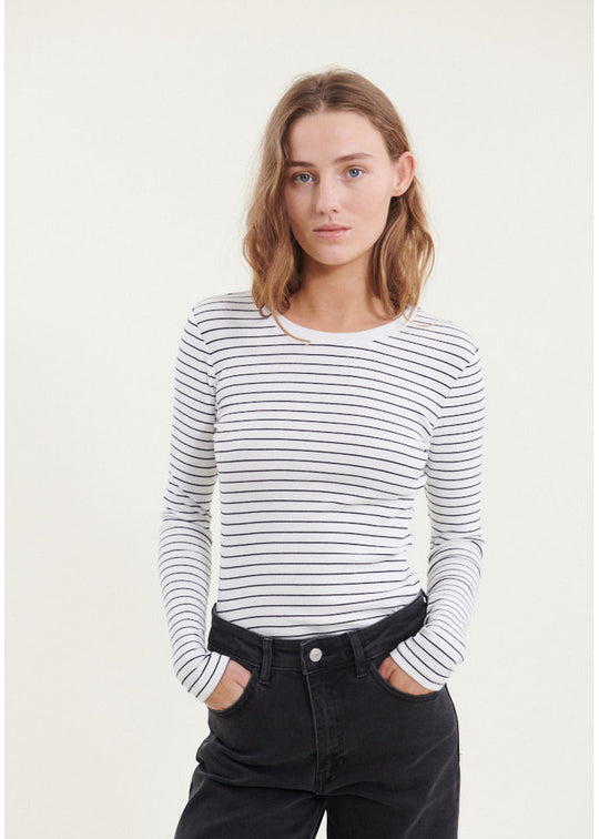 Basic Apparel Ludmilla LS Tee 702 Bright white / black