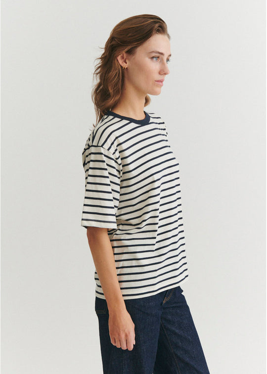Basic Apparel Raja tee whisper white / Sky captain