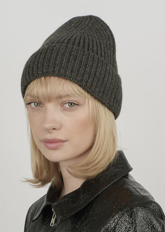 Sui Ava Nico Beanie Dark Grey