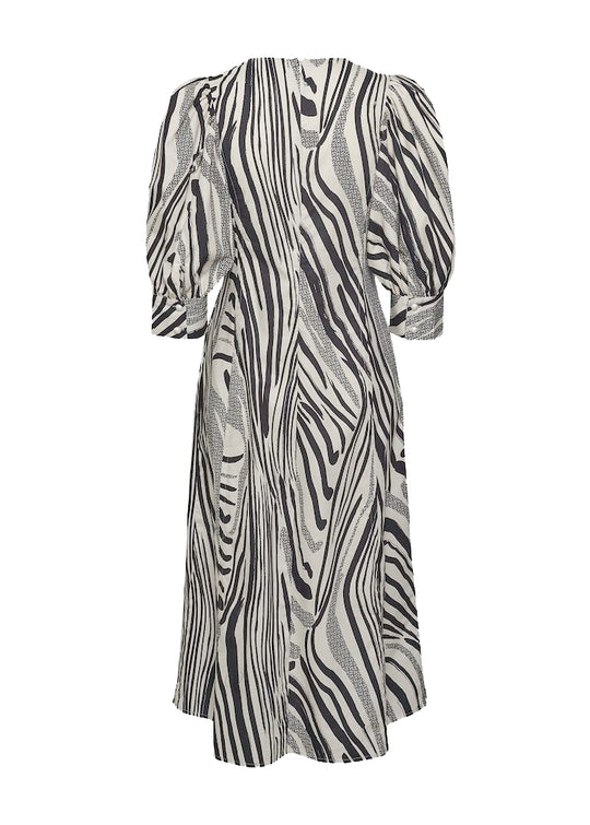 Gestuz PeonyGZ P long dress Black/silver birch logo