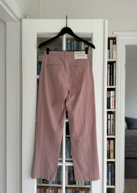 Pieszak PD-Anika Support Weekend Chino English rose