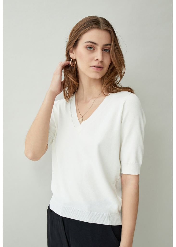 MSMilla V-Neck Knit Tee white