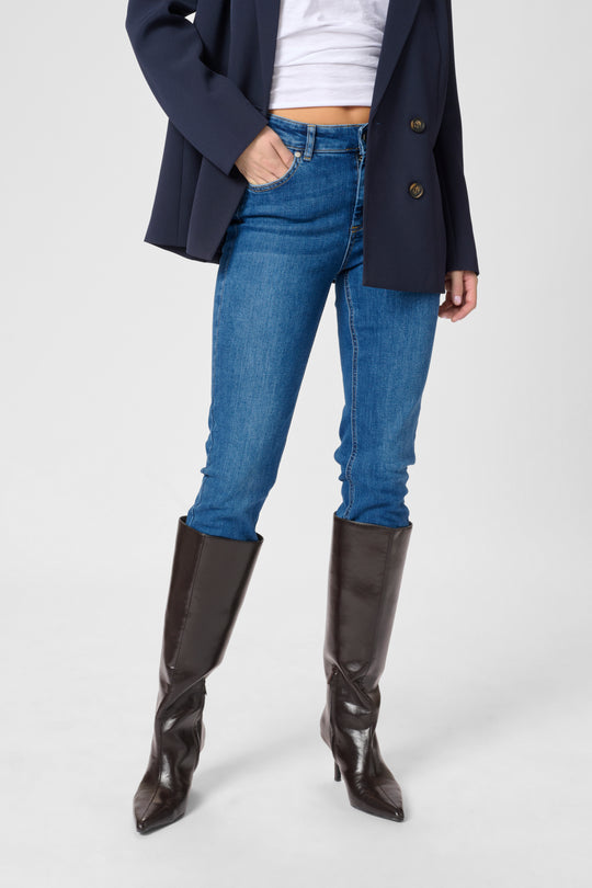 Pre-order ultimo uge 2. My Essential Wardrobe the Celina High straight medium blue