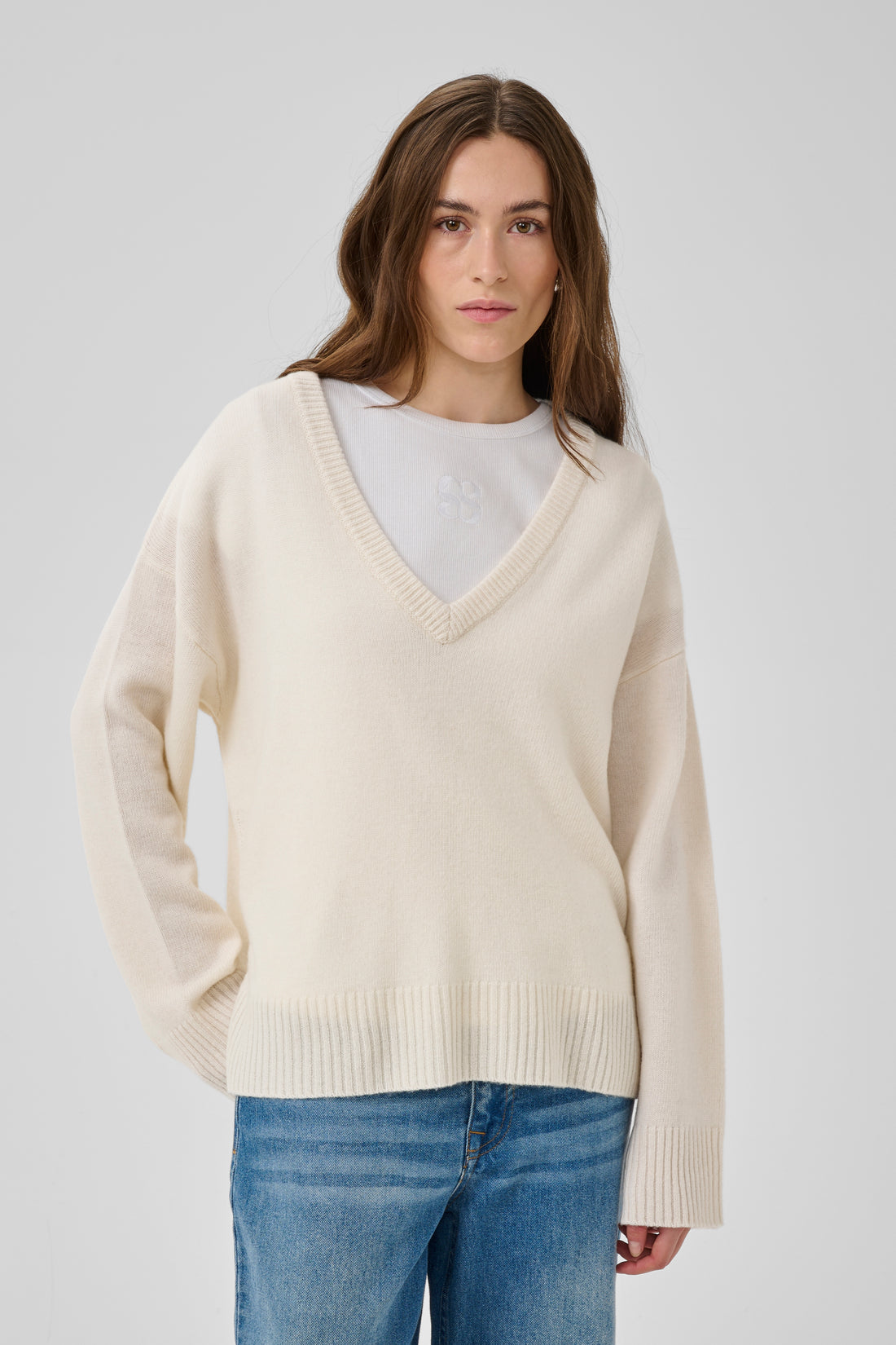 My Essential Wardrobe MWHuxi V-Neck Knit Pullover off-white