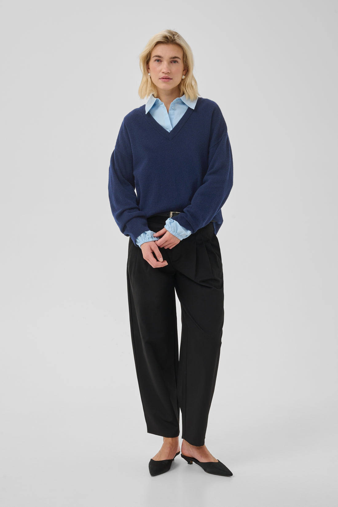 My Essential Wardrobe MWJola V-Neck Knit Pullover Dark Sapphire Blue