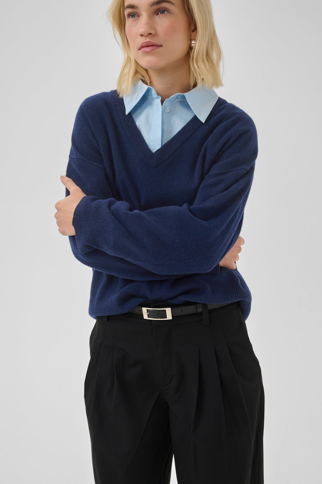 My Essential Wardrobe MWJola V-Neck Knit Pullover Dark Sapphire Blue