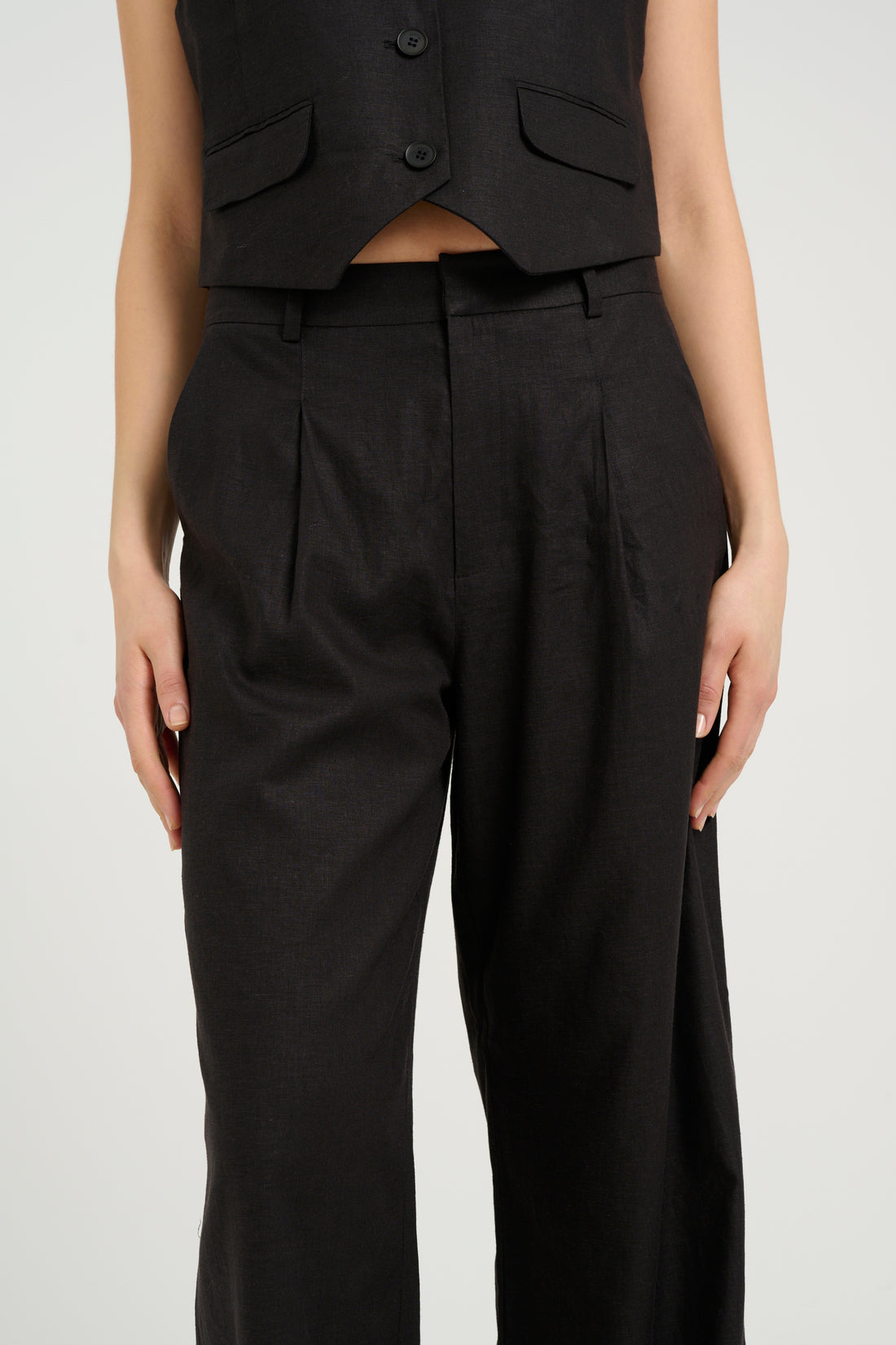 Gestuz ElarahGZ linen HW pants NOOS black