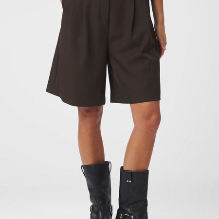 Pre-order uge 50. Neo Noir Nika Structure Shorts Dark Brown