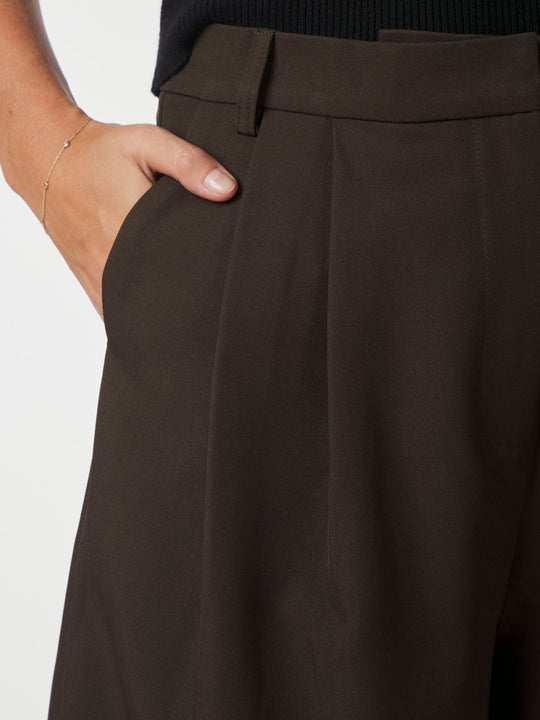 Pre-order uge 50. Neo Noir Nika Structure Shorts Dark Brown