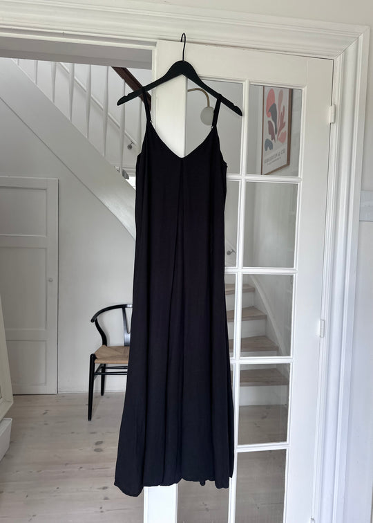 La Rouge Lone Strap Dress black