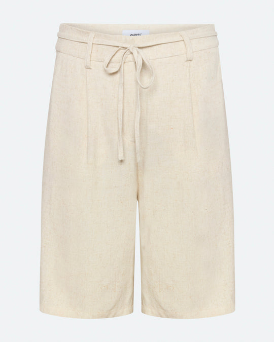 Moves Adrina shorts Castle Wall