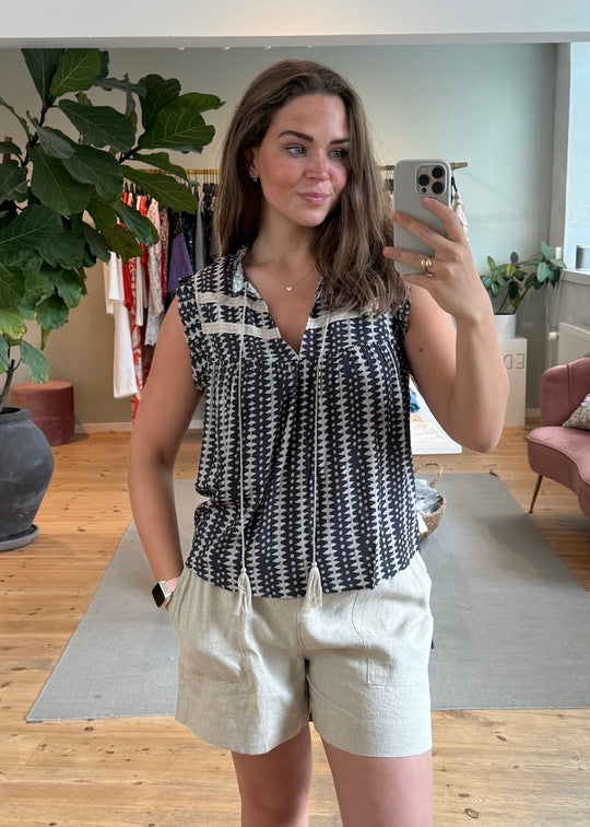 Cinq unités linefv shorts marine