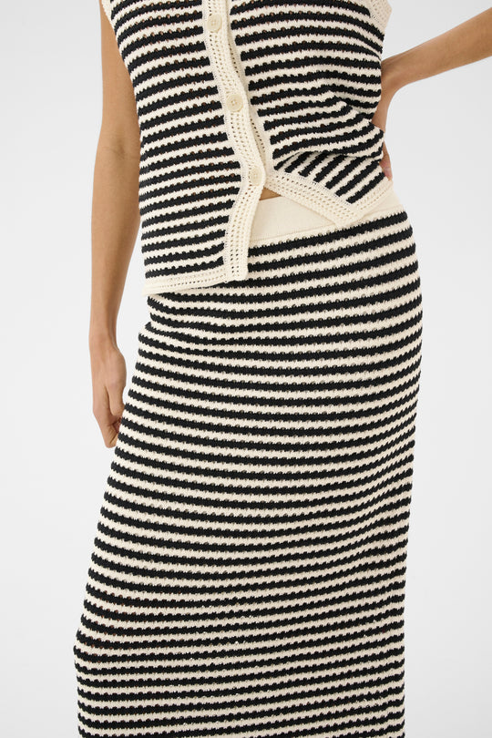 Part Two BerdyPW Skirt Black and White Crochet Look