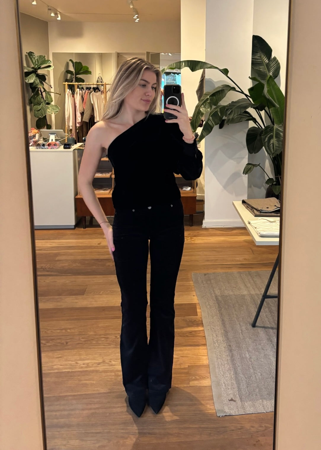 Urban Pioneers Taiwo Blouse Black