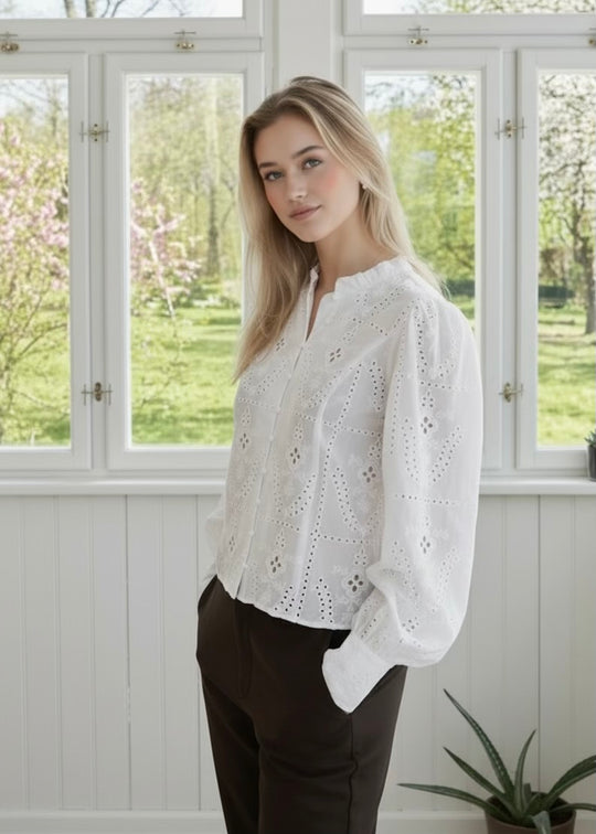 Neo Noir Gilda Embroidery Blouse White