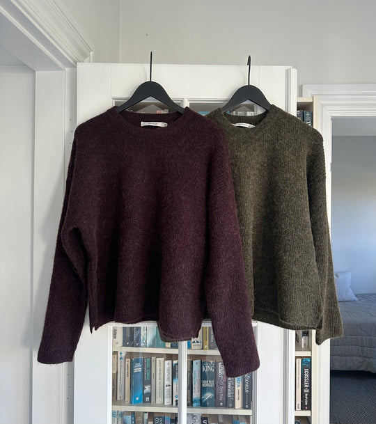 Gestuz Alphagz rundhals mörk oliv