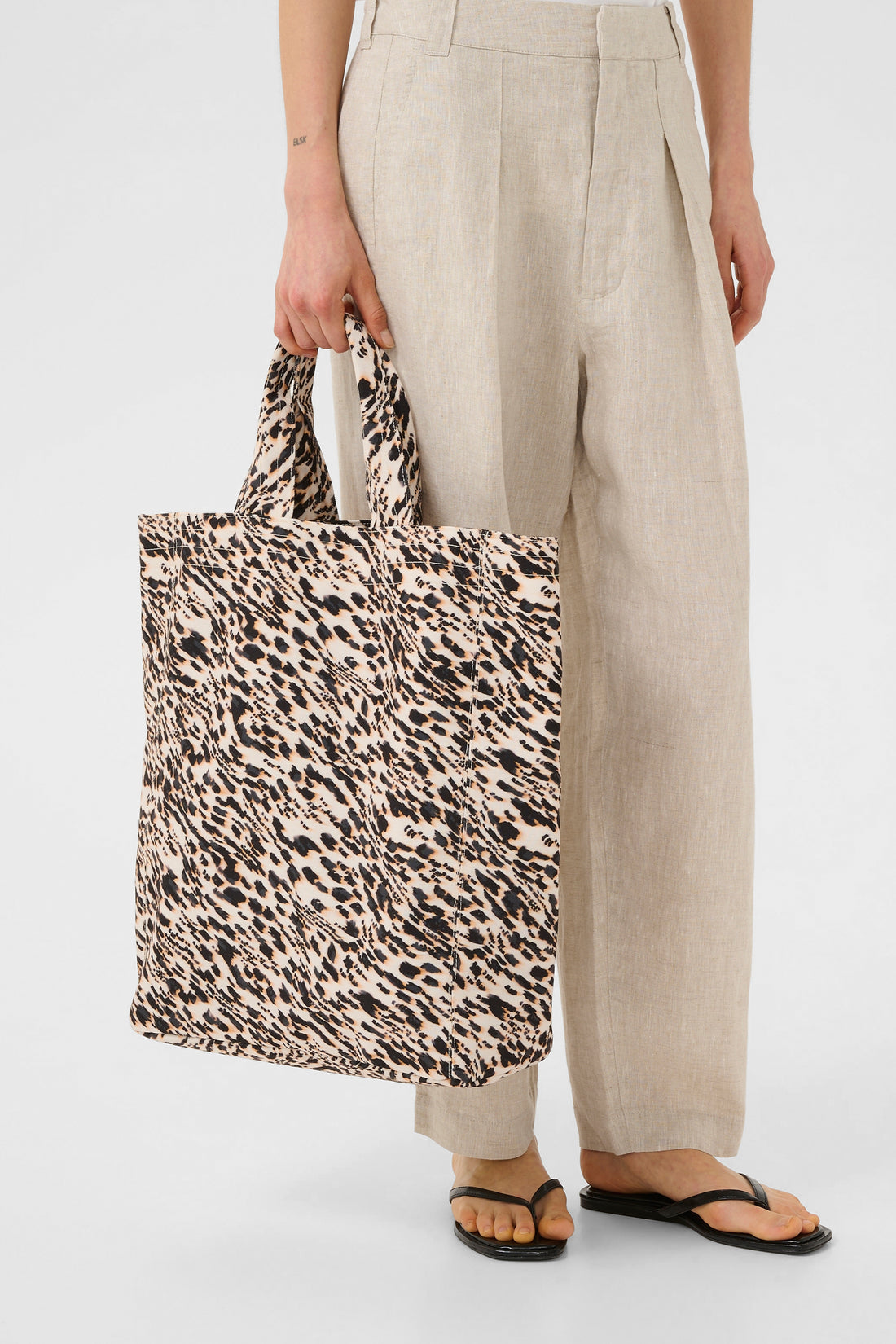 AdriaIW Tote Strokey Small