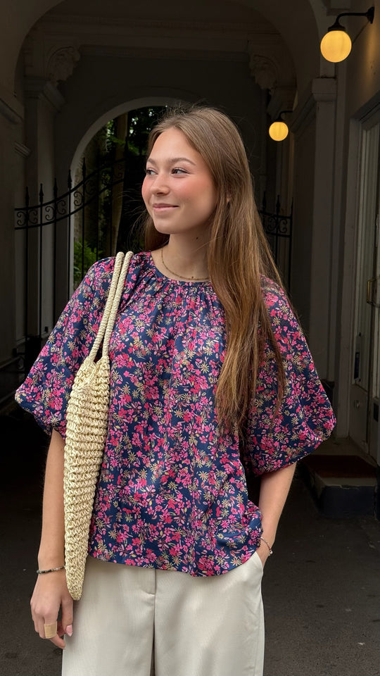 Saint Tropez OnneliSZ blouse Navy Peony bloom