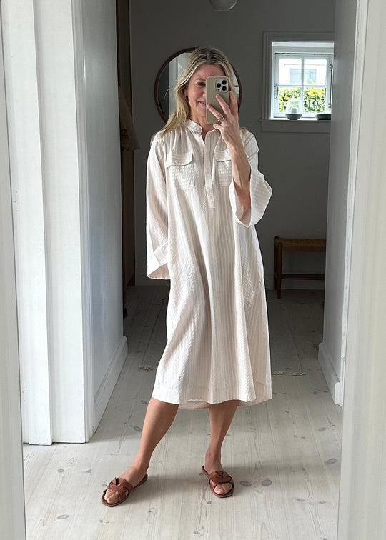 Schulz av Crowd Dagma Shirt Dress Beige Stripe
