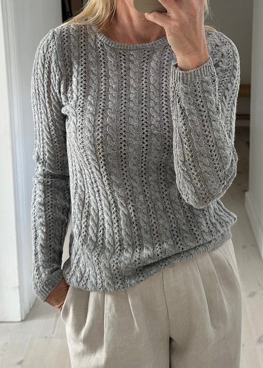 Modström HowieMD cable o-neck Grey Melange