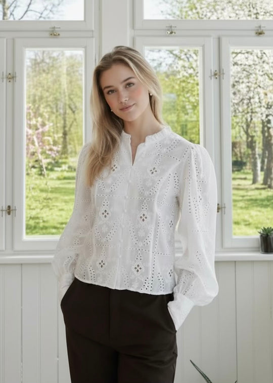 Neo Noir Gilda Embroidery Blouse White