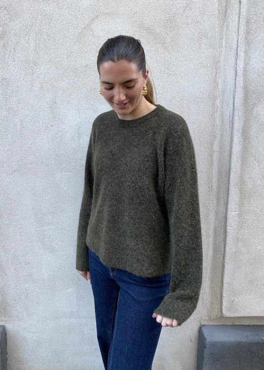 Gestuz Alphagz rundhals mörk oliv