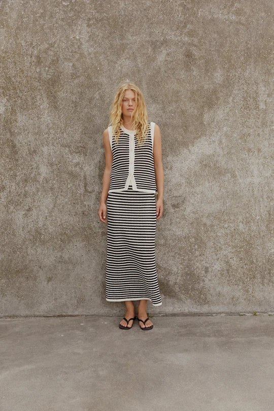 BrookiPW Waistcoat Black and White Crochet Look
