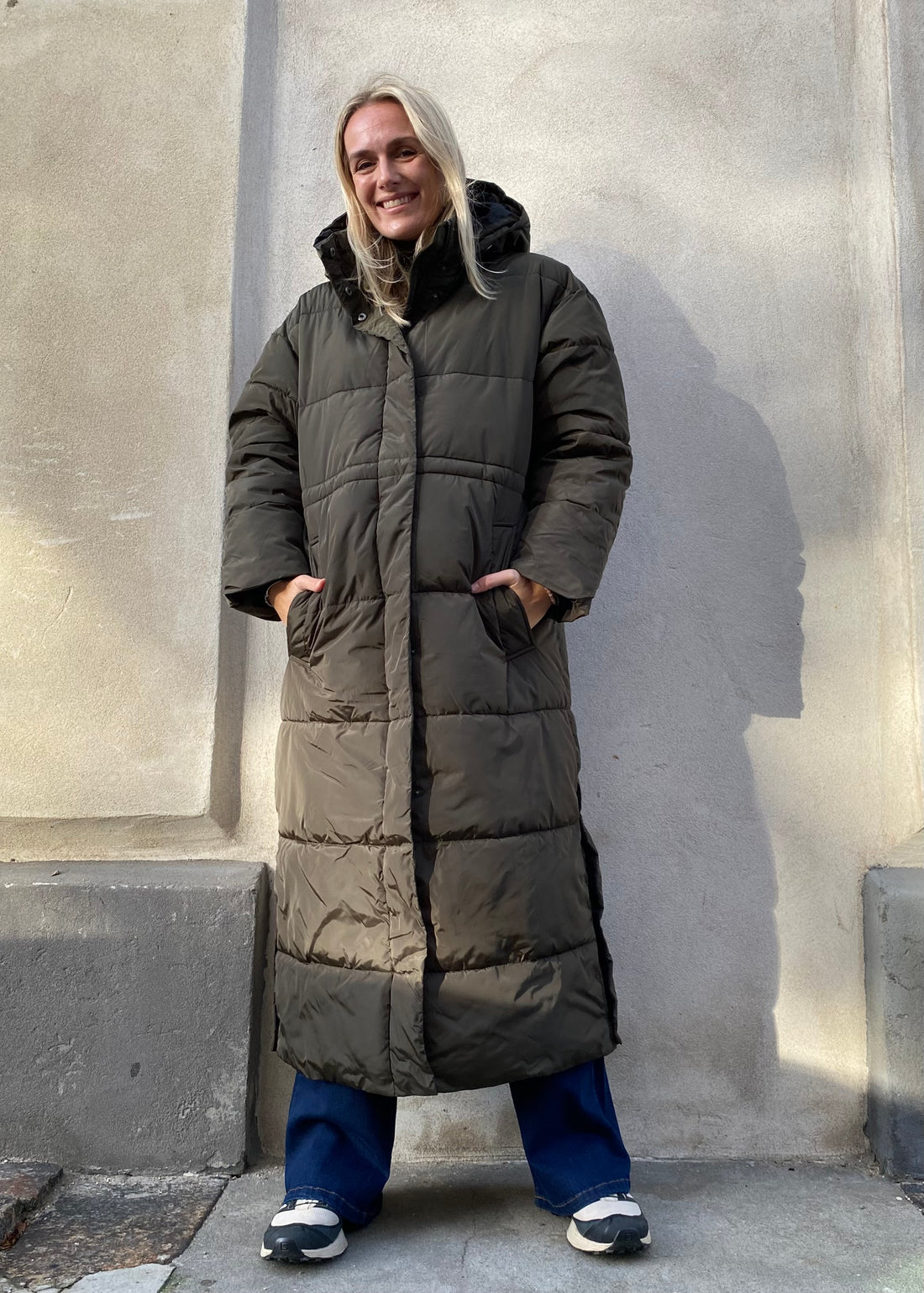 Basic Apparel Dagmar Long Coat dunkle Armee