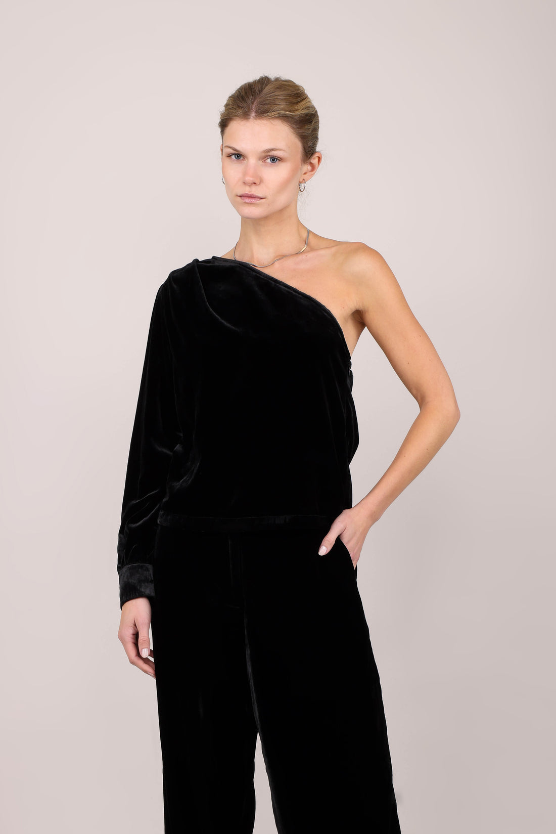 Urban Pioneers Taiwo Blouse Black