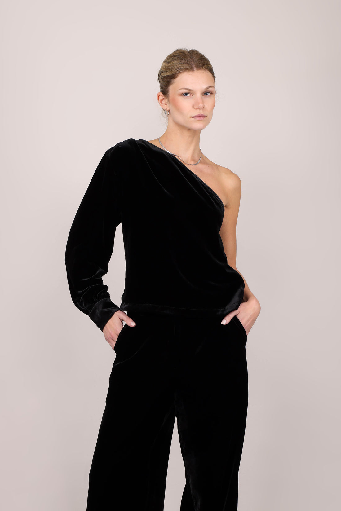 Urban Pioneers Taiwo Blouse Black