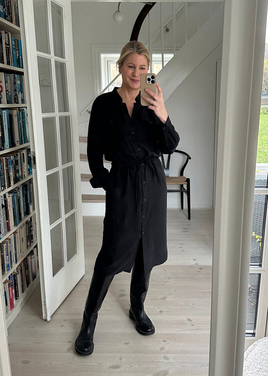 Karen av Simonsen Misty Solid Dress Metrorite (svart)