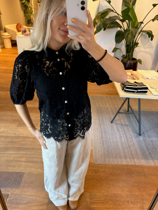 Continue Alicia lace blouse black