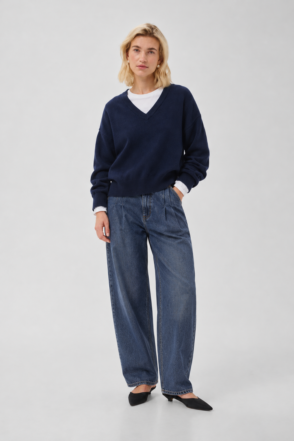 My Essential Wardrobe MWJola V-Neck Knit Pullover Dark Sapphire Blue