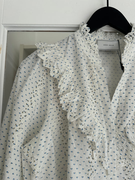 Neo Noir Degas Embroidery Blouse off-white