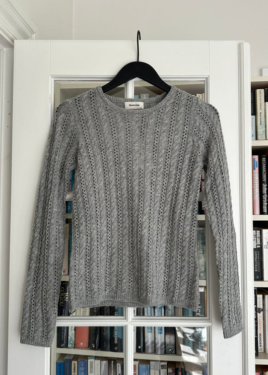 Modström HowieMD cable o-neck Grey Melange