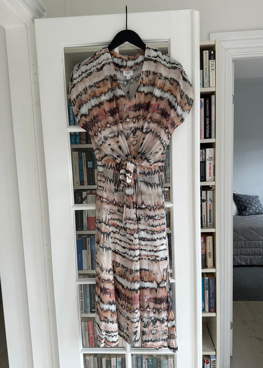 Saint Tropez EyaSZ Long Dress Creme Tiedye Strokes