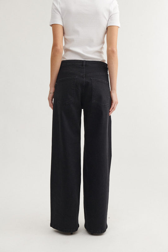 Basic Apparel Jen Jeans Black