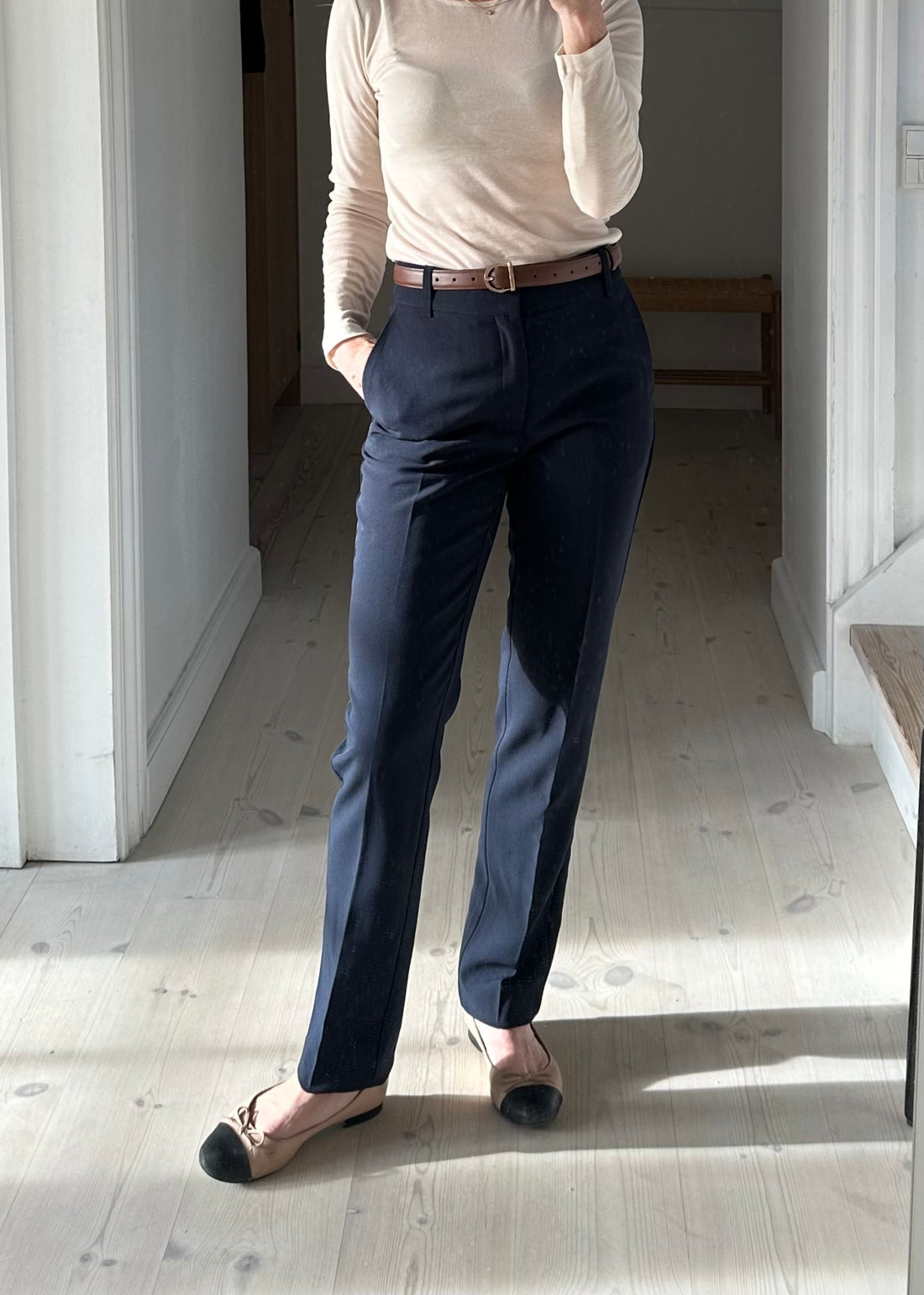 My Essential Wardrobe 26 The Tailored Straight Pant baritone blue
